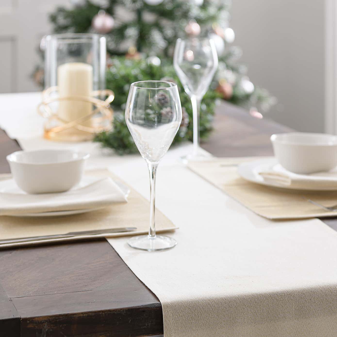 Carousel zoom image position 3 of 4