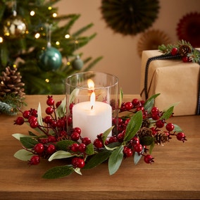 Red Berry Wreath Centrepiece Candle Holder