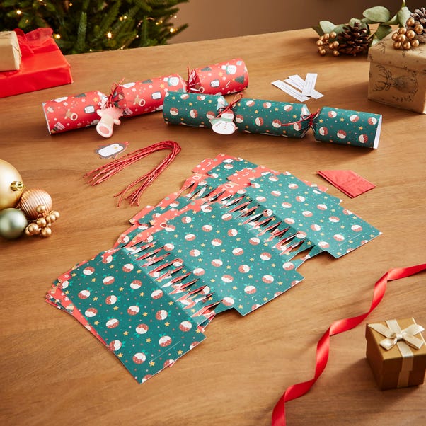 Pack of 6 Luxury Santa & Reindeer Make Your Own Crackers image 1 of 5