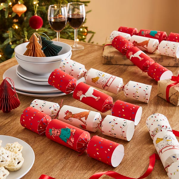 Pack of 8 Family Merry Friends Crackers image 1 of 3