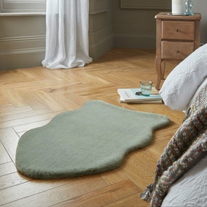 Supersoft Single Pelt Faux Fur Washable Rug