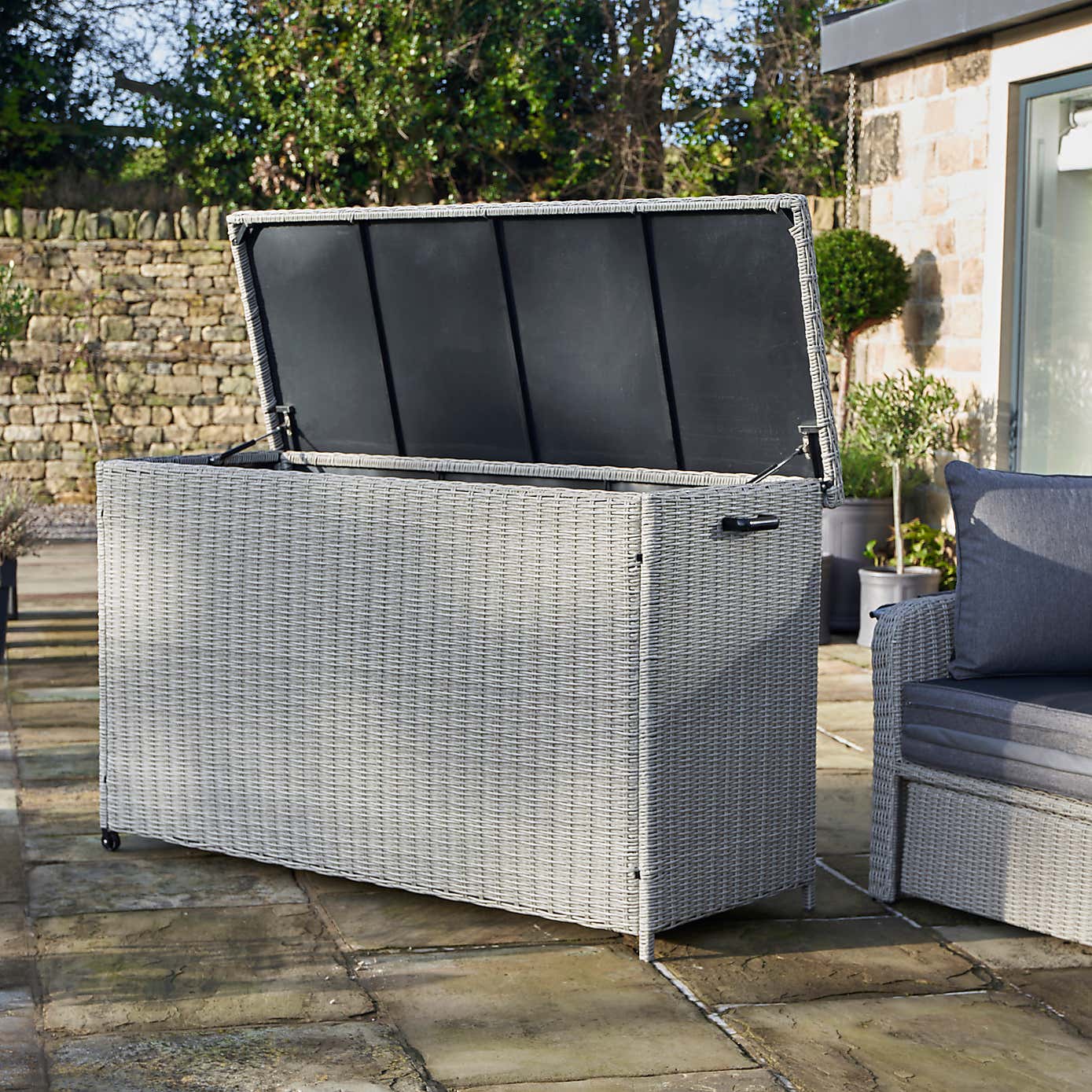 Carousel zoom image position 2 of 7