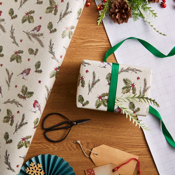 3m Winter Robin Wrapping Paper image 1 of 4