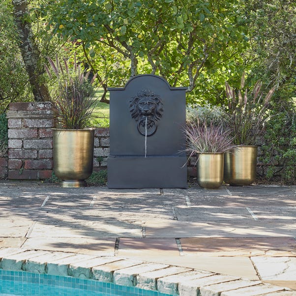 Outdoor Luxury Lion Water Feature image 1 of 4