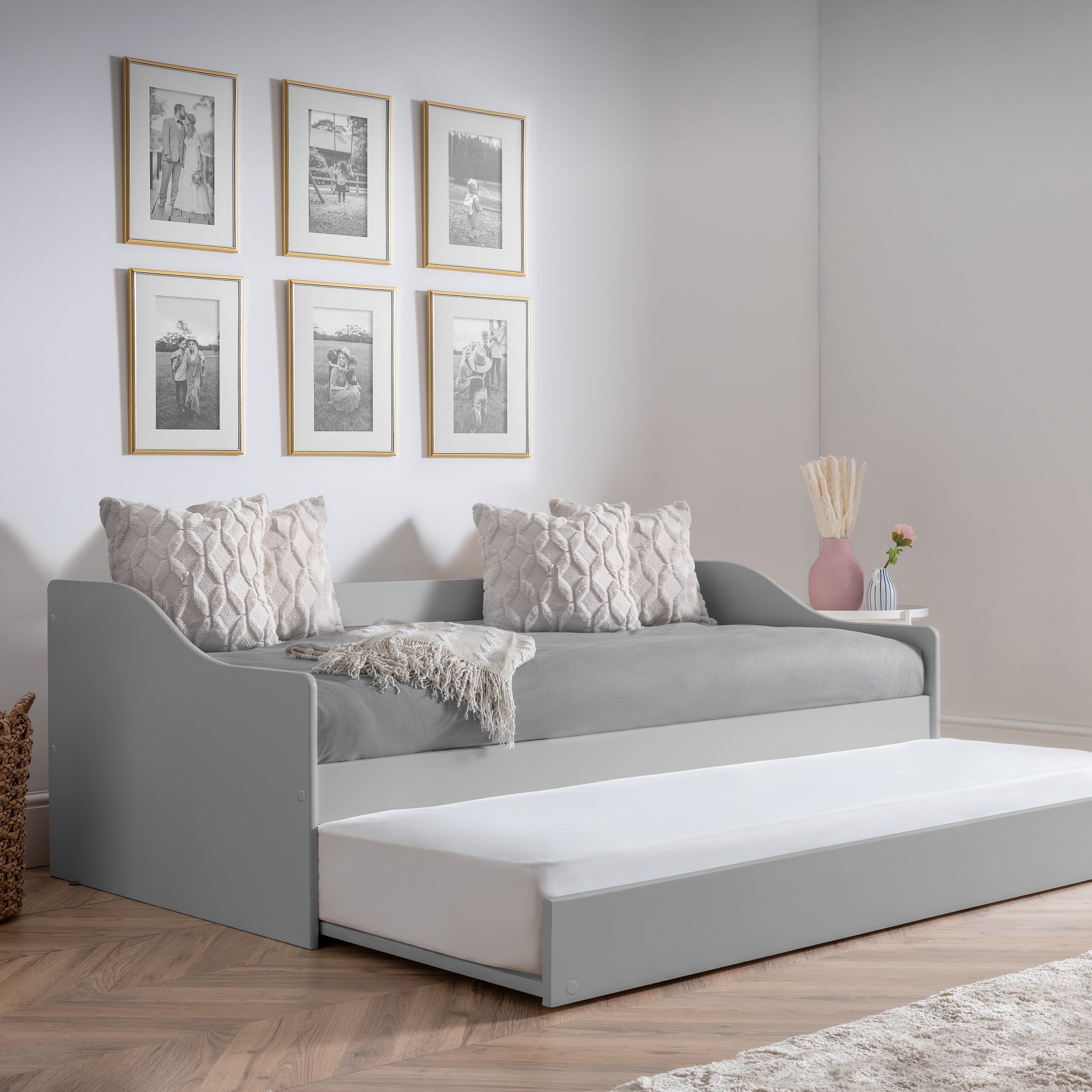 Elba Daybed | Dunelm