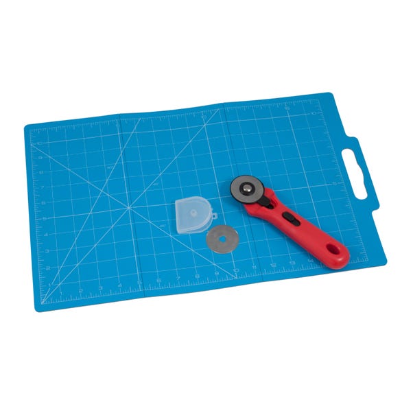 Folding Mat with Rotary Cutter 30cm x 45cm image 1 of 4