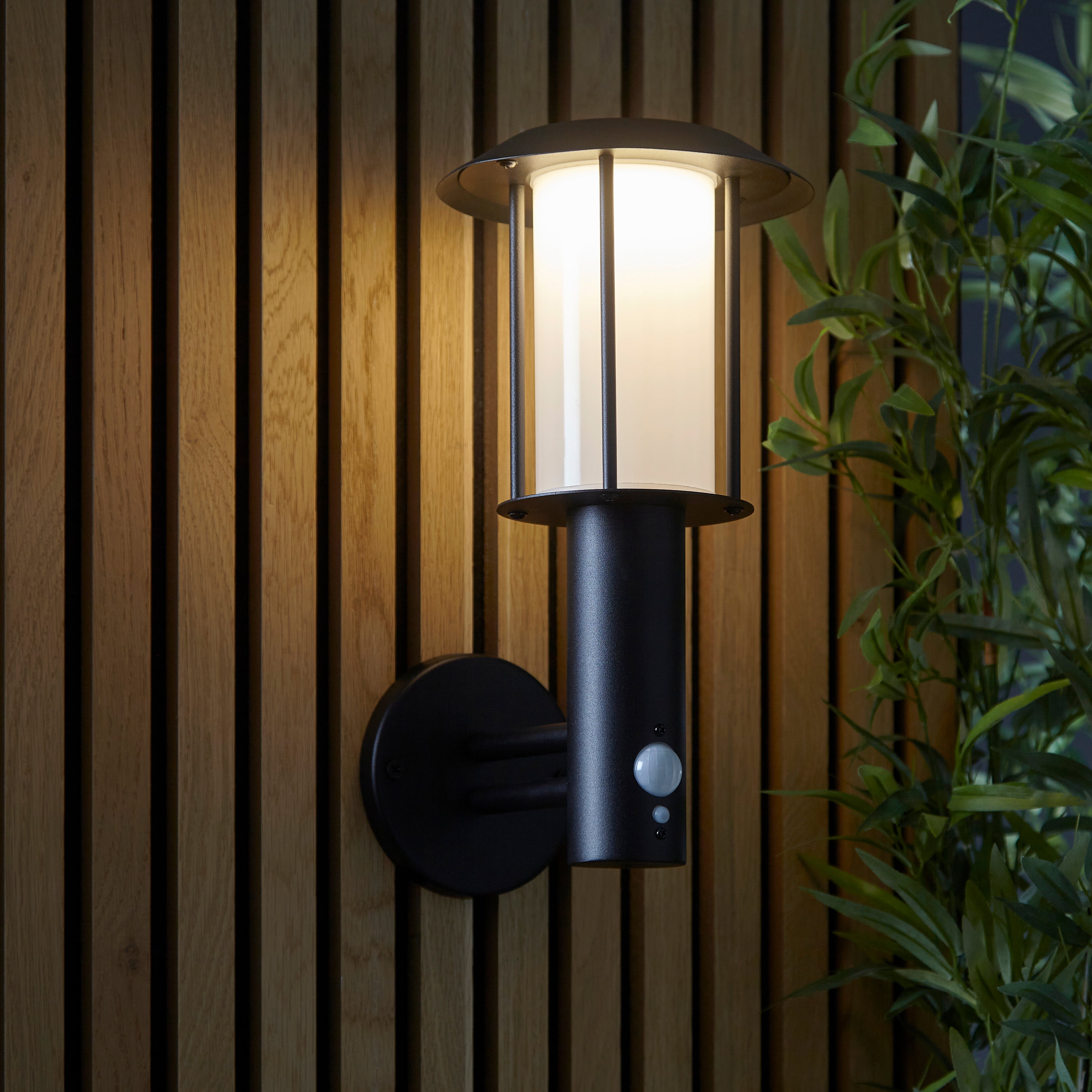 Photos - Chandelier / Lamp Vogue Tarka Outdoor Solar PIR Wall Light Black 