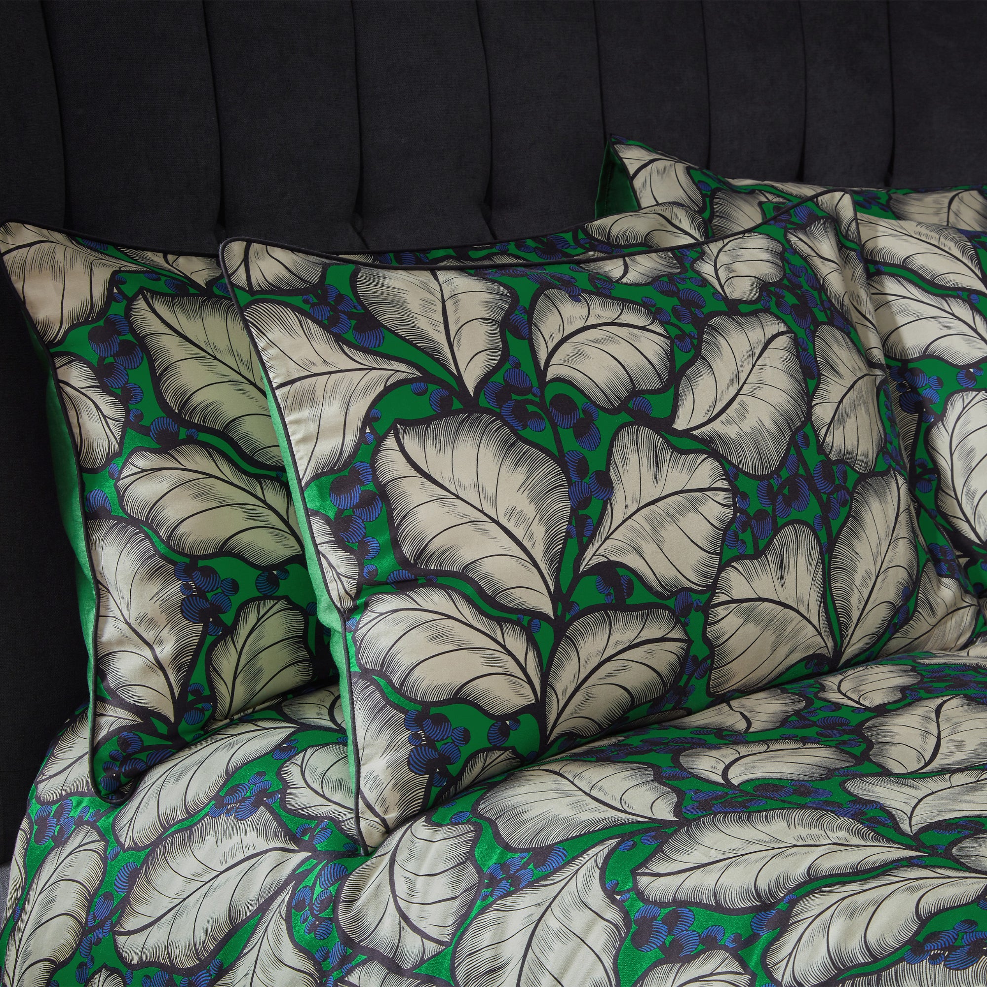 Ew By Edinburgh Weavers Magali Tropical Emerald 100 Cotton Sateen Pillowcase Pair Green