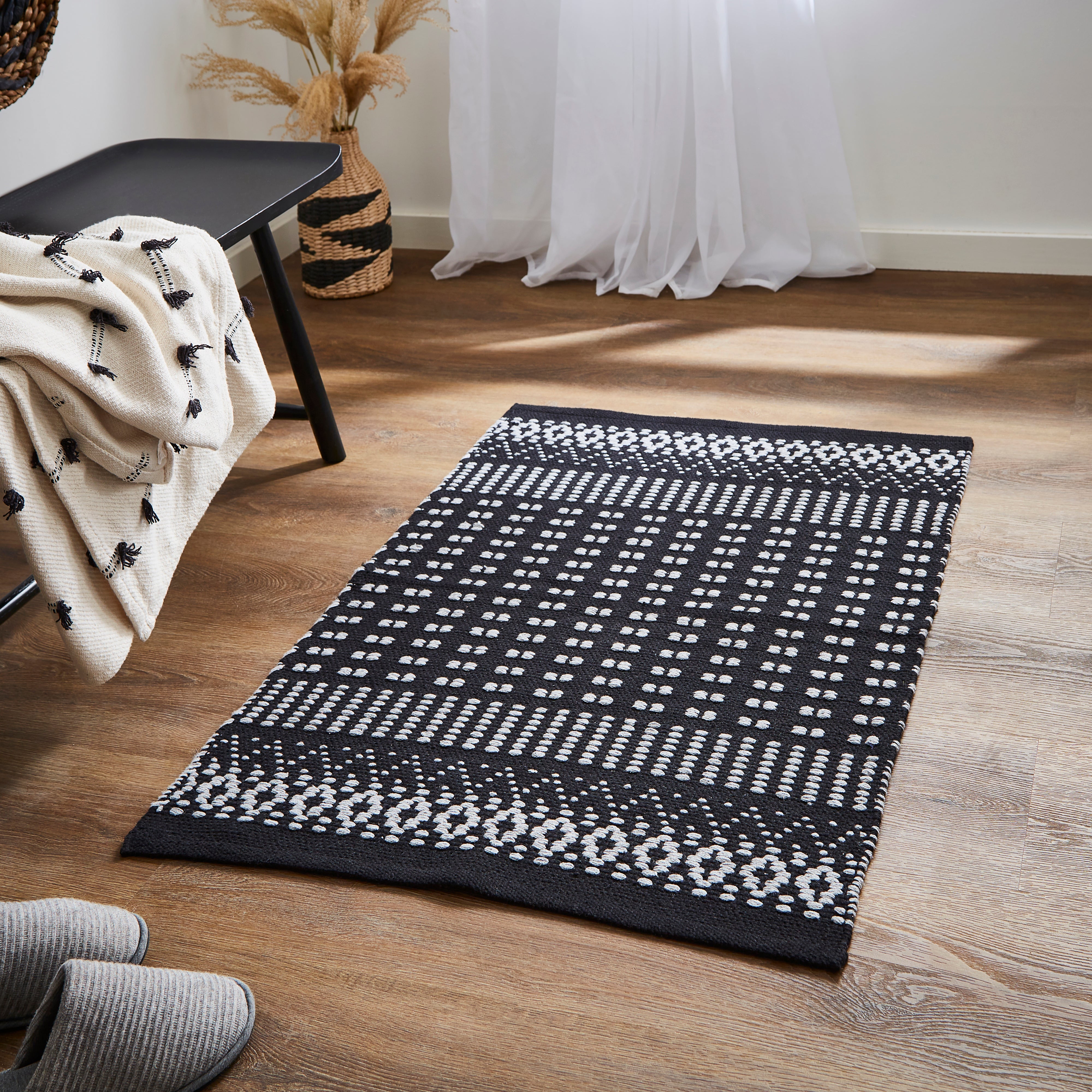 Woven Washable Rug Black