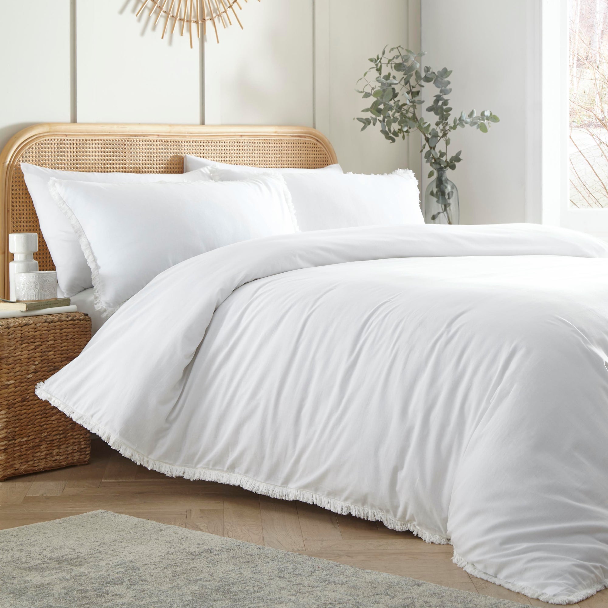 Image of Claire Duvet Cover and Pillowcase Set White White