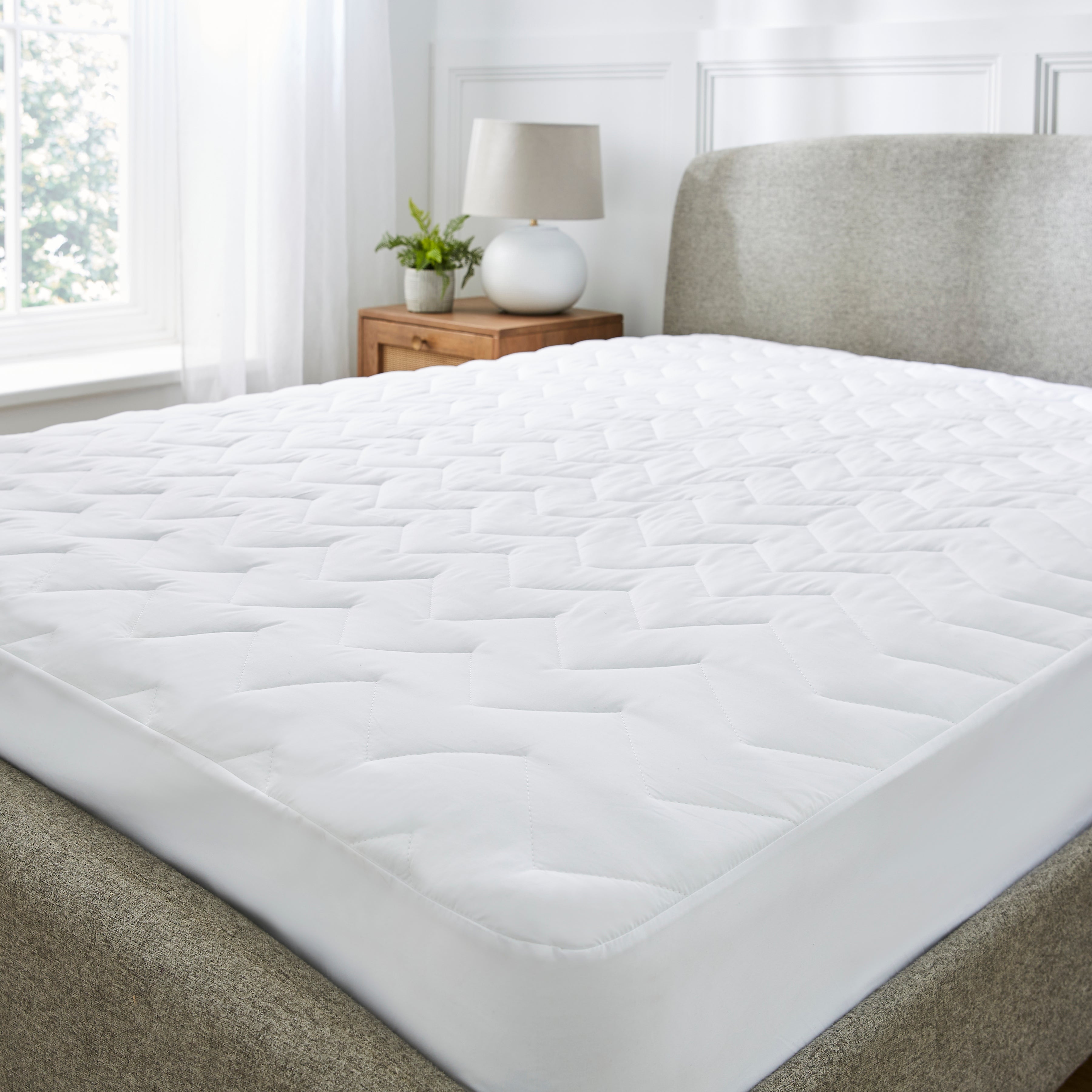 Supersoft Breathable Mattress Protector White