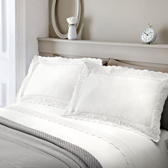 Serene Renaissance White Duvet Cover And Pillowcase Set