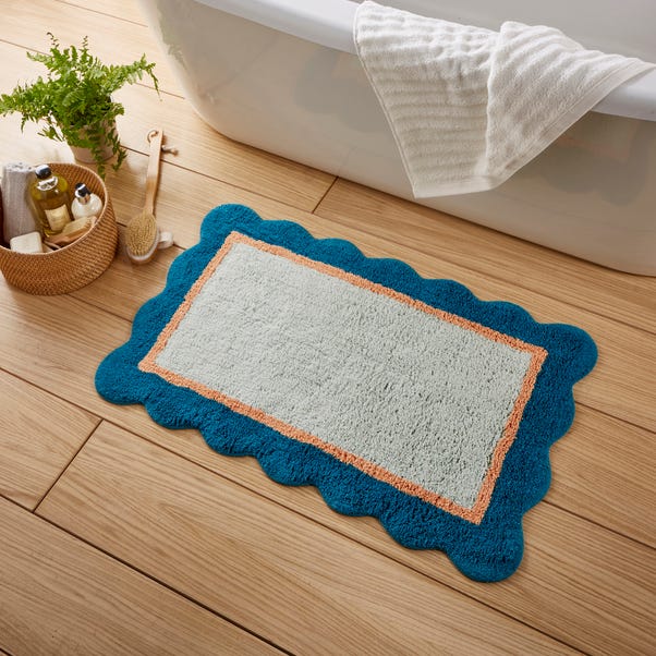 Heart and Soul Scallop Bath Mat image 1 of 3