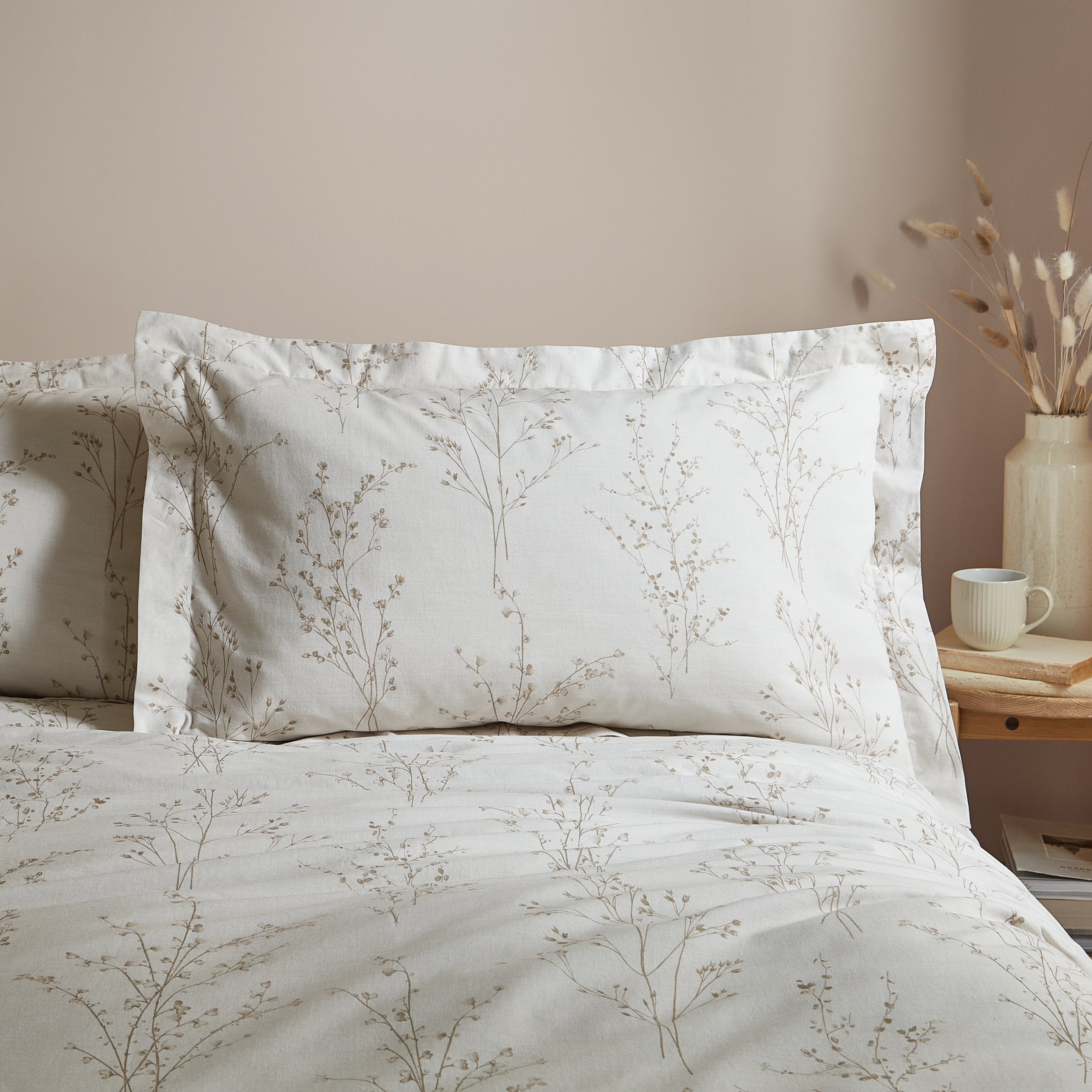 Edited Life Chiltern Sketch Floral Oxford Pillowcase Natural