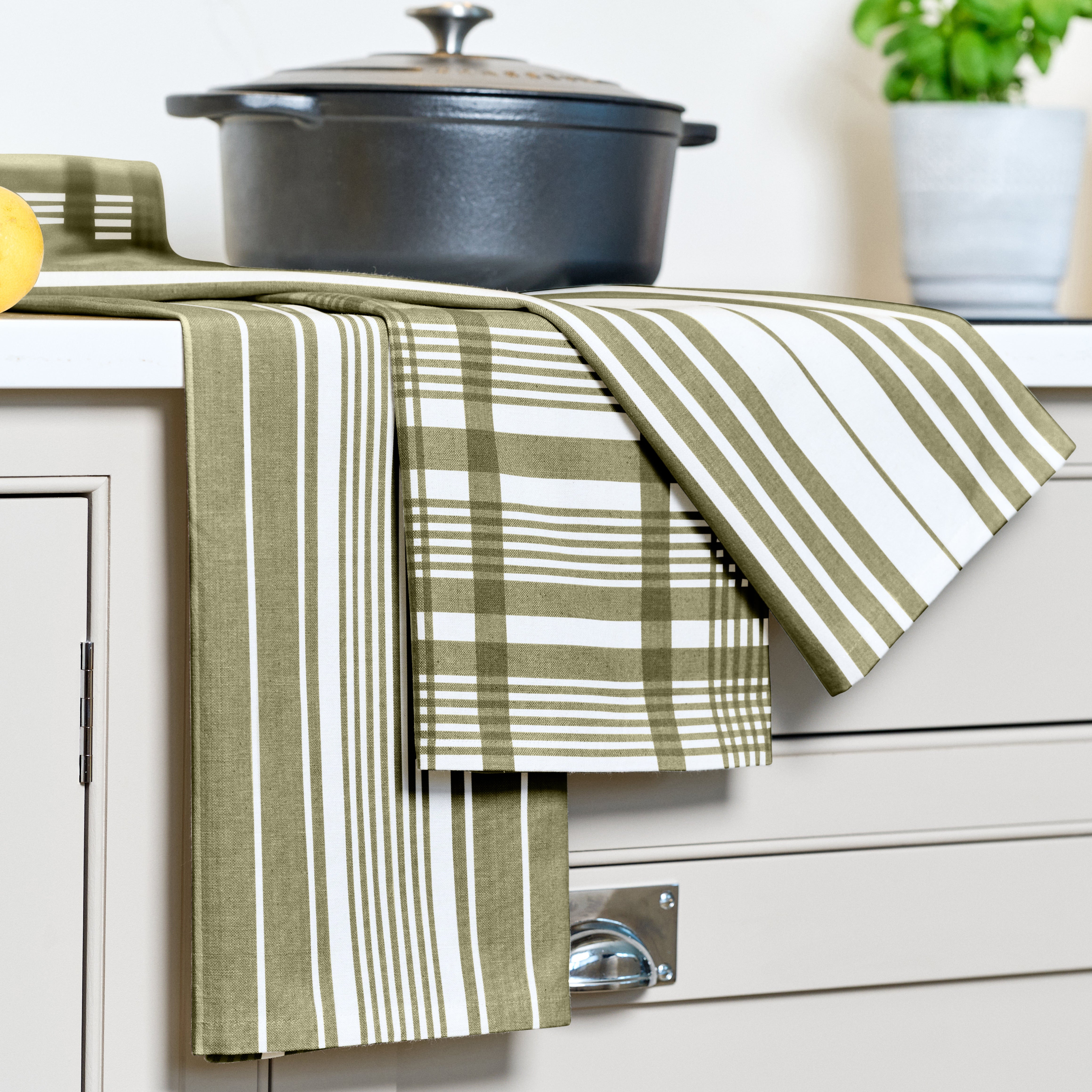 Dexam Love Colour Set Of 3 Extra Large Tea Towels Olive Green