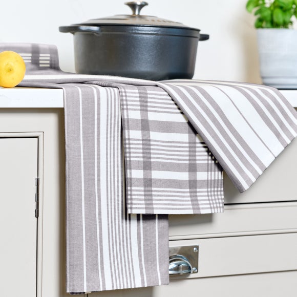 Dunelm black online towels