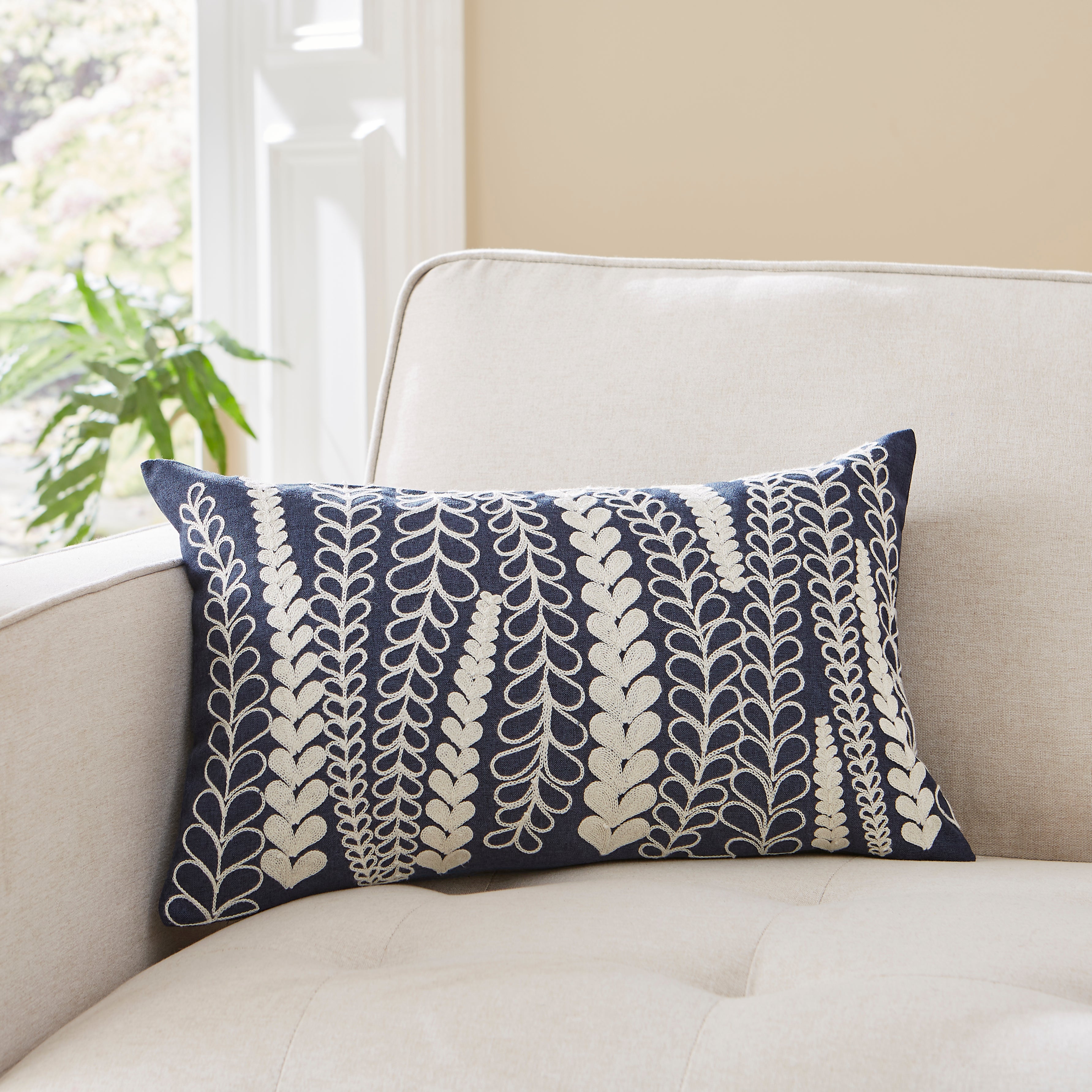 Trailing Floral Cushion Navy