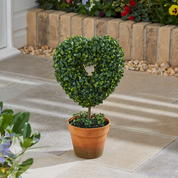 Artificial Heart Shaped Topiary in Pot image 1 of 2