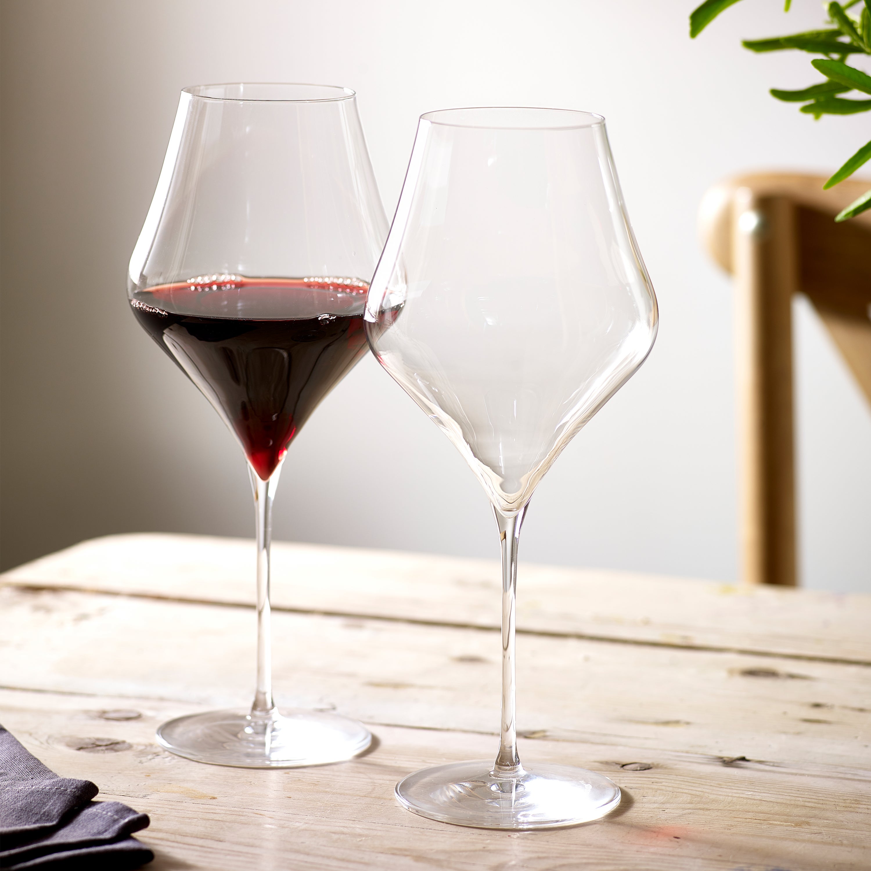 Set Of 2 Ballet Red Wine Glasses Clear