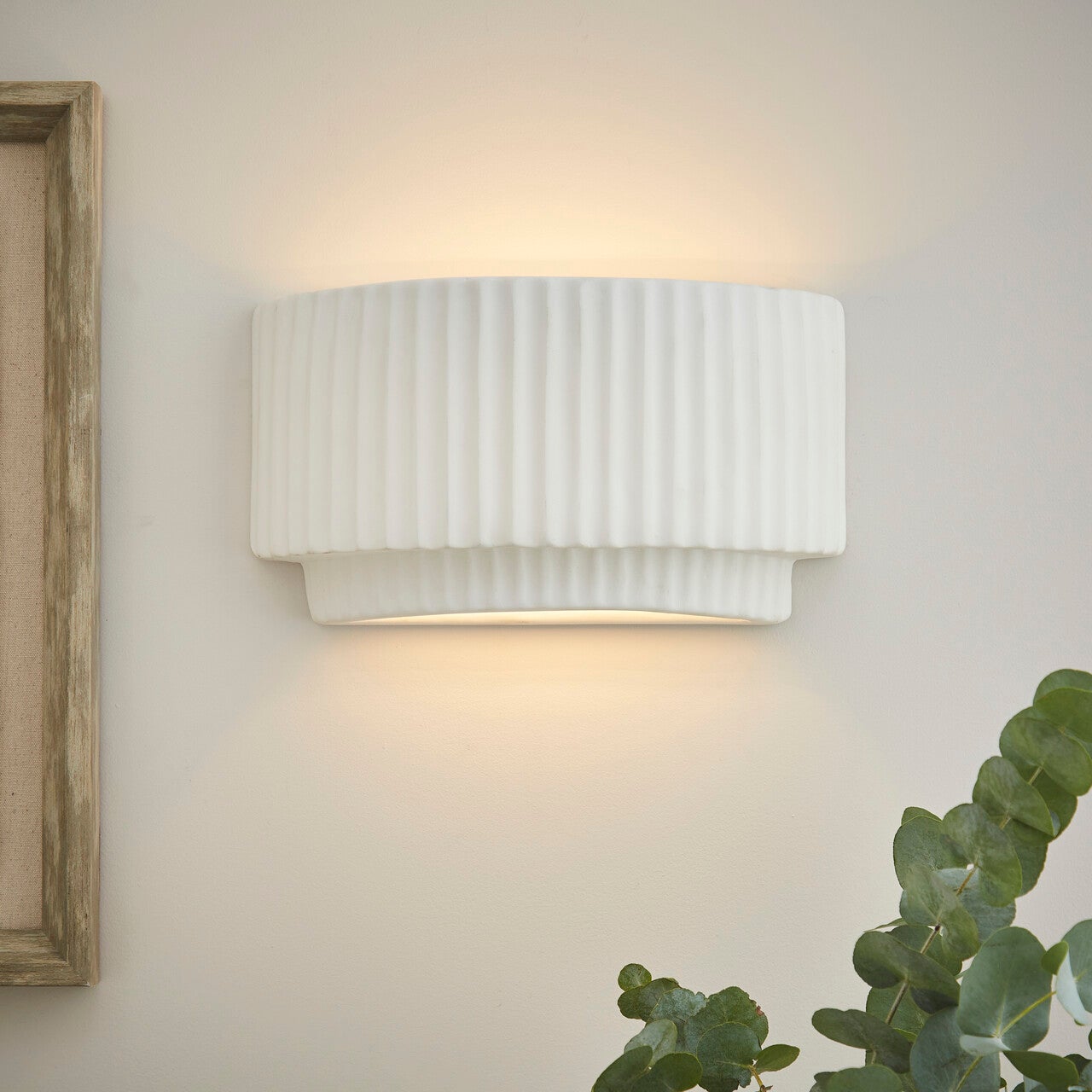 Aivon Ribbed Dimmable Wall Light White