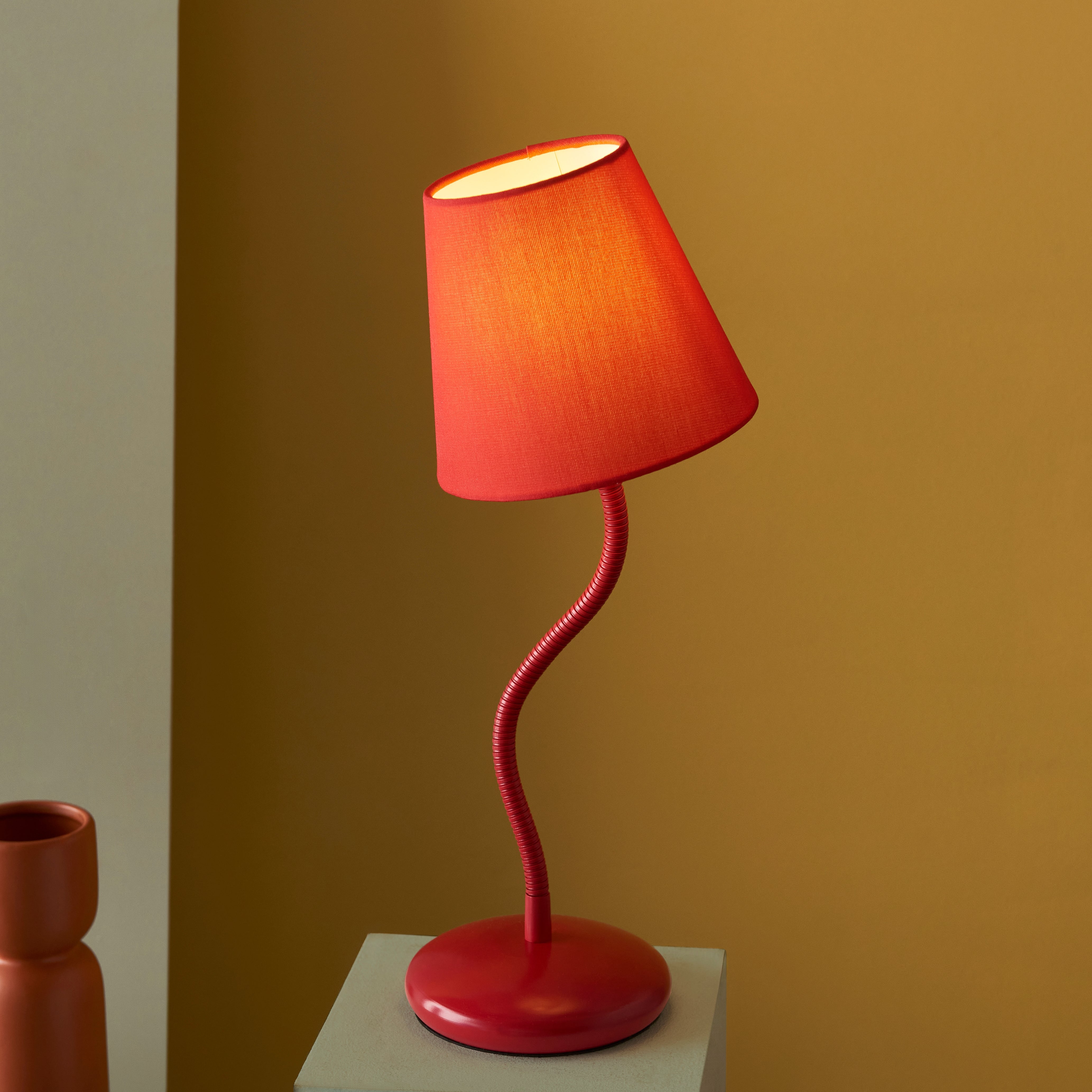 Boogi Metal Adjustable Table Lamp Red