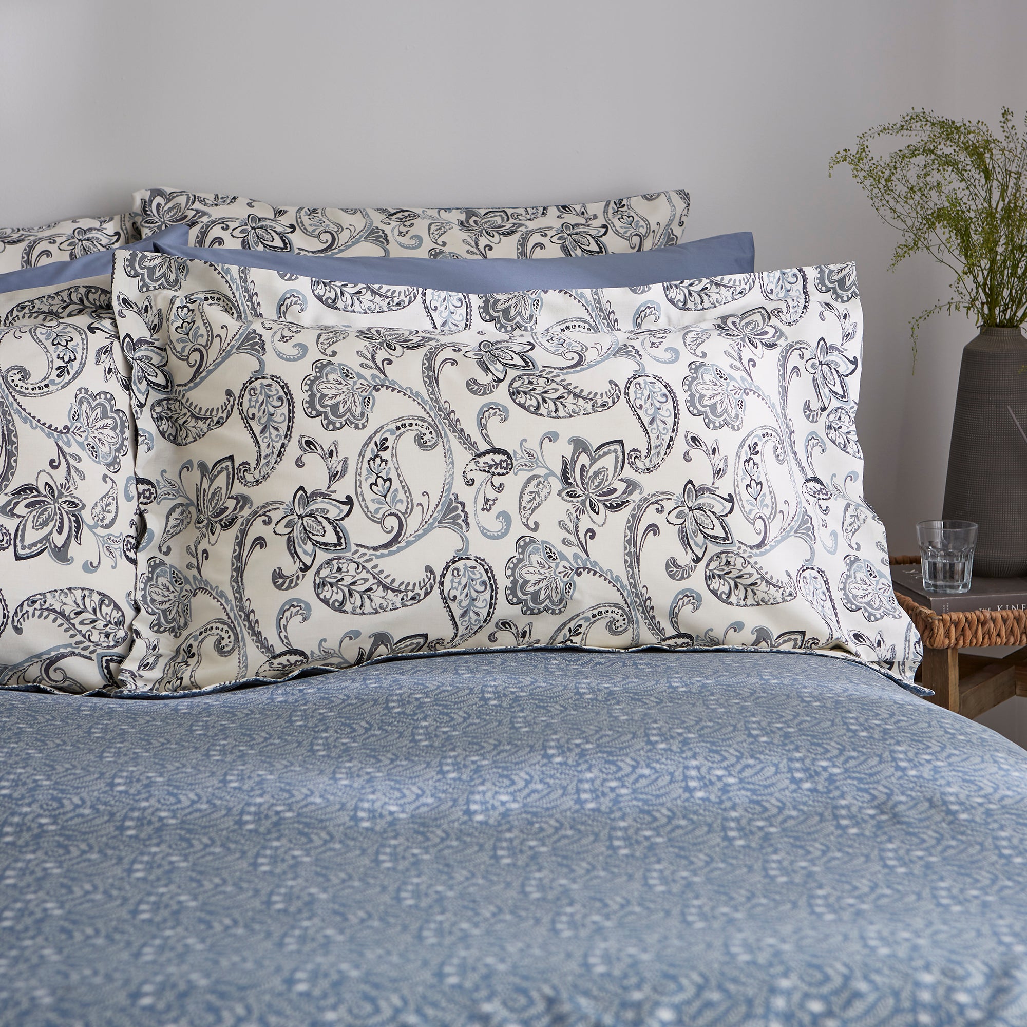 Laurel Paisley Oxford Pillowcase Blue