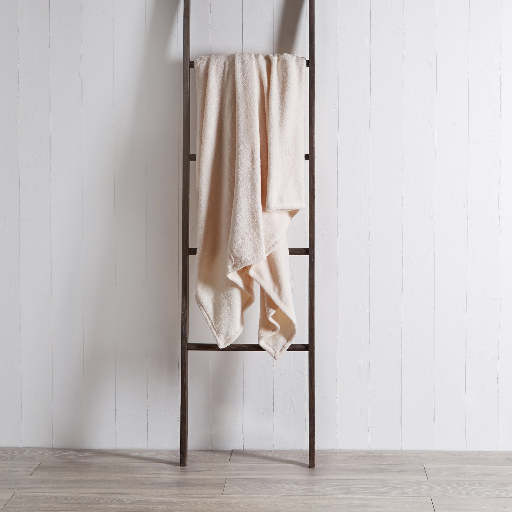 Soft Fleece Recycled Throw 130x170cm Cream