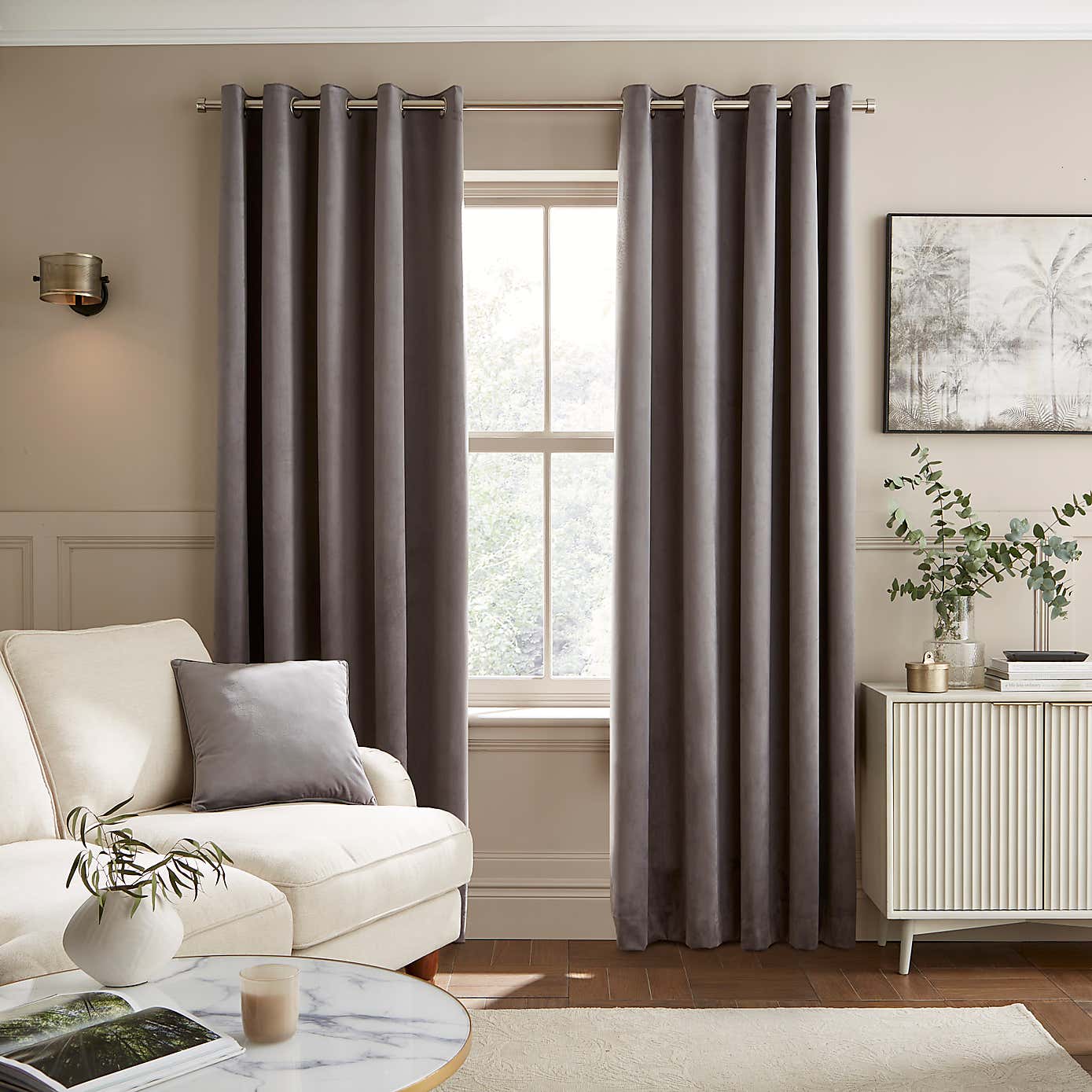 Carousel zoom image position 2 of 7