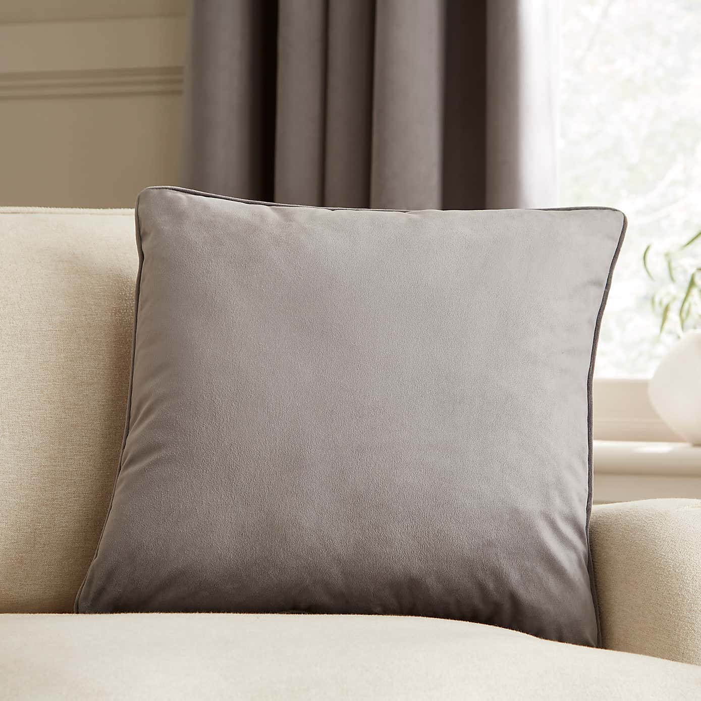 Carousel zoom image position 6 of 7