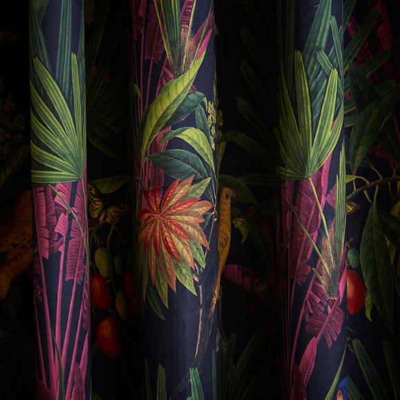 Carousel navigation image position 3 of 7