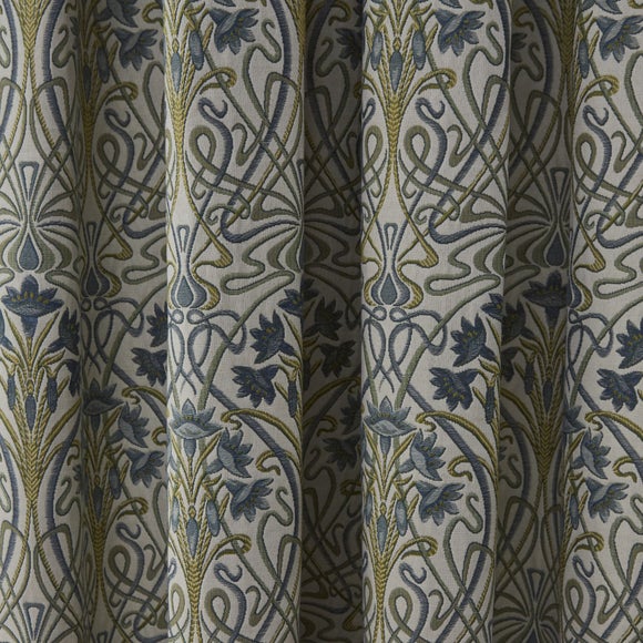 Carousel navigation image position 2 of 7