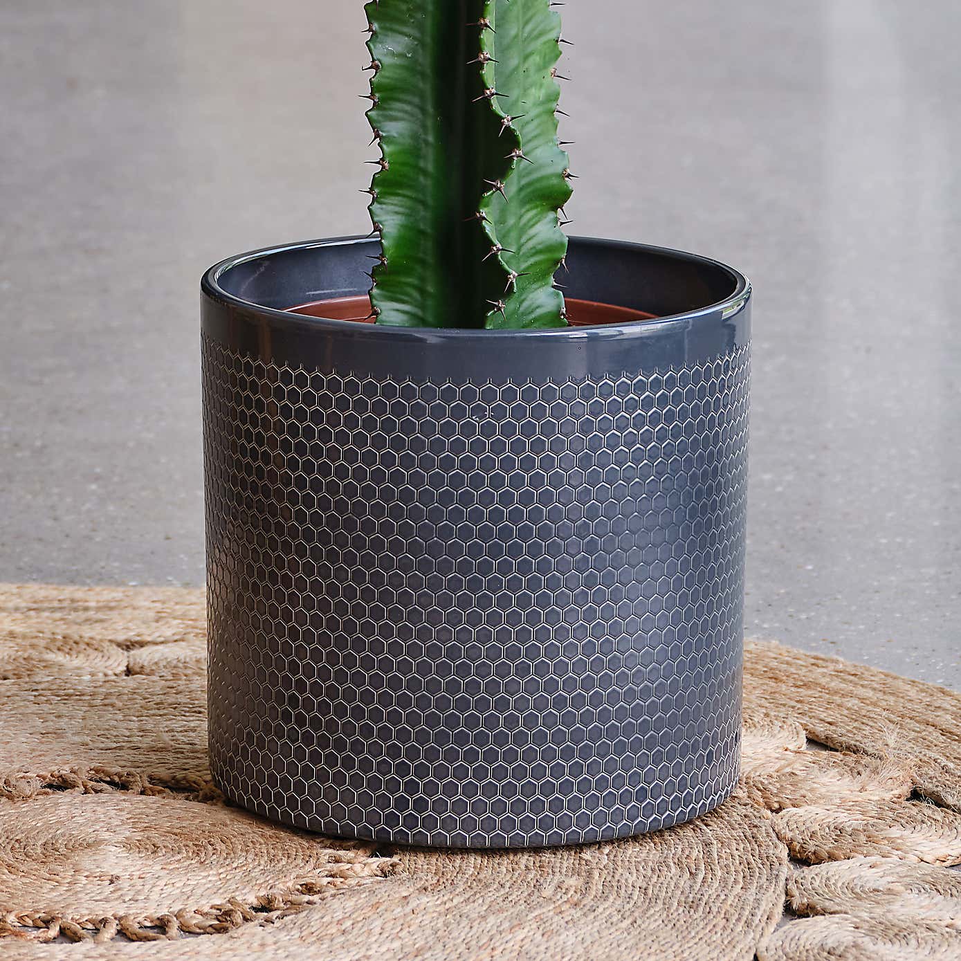 Carousel zoom image position 3 of 4