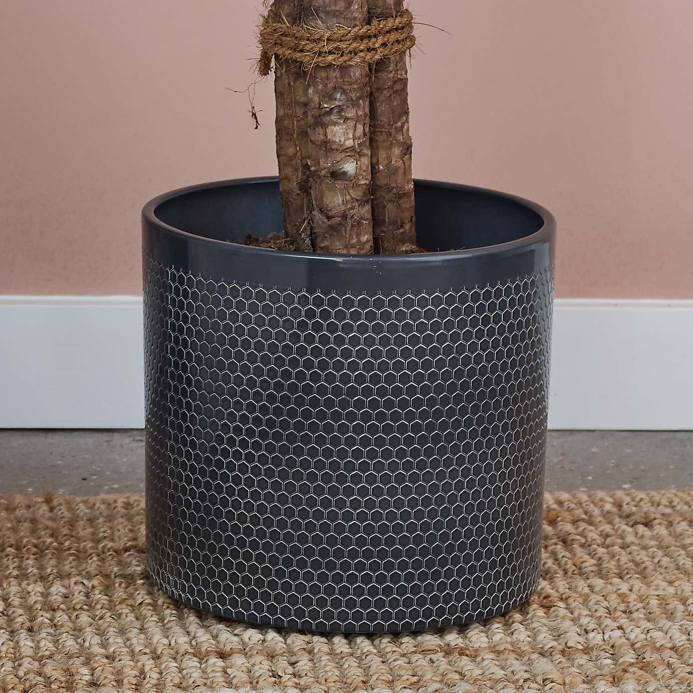 Carousel zoom image position 3 of 4