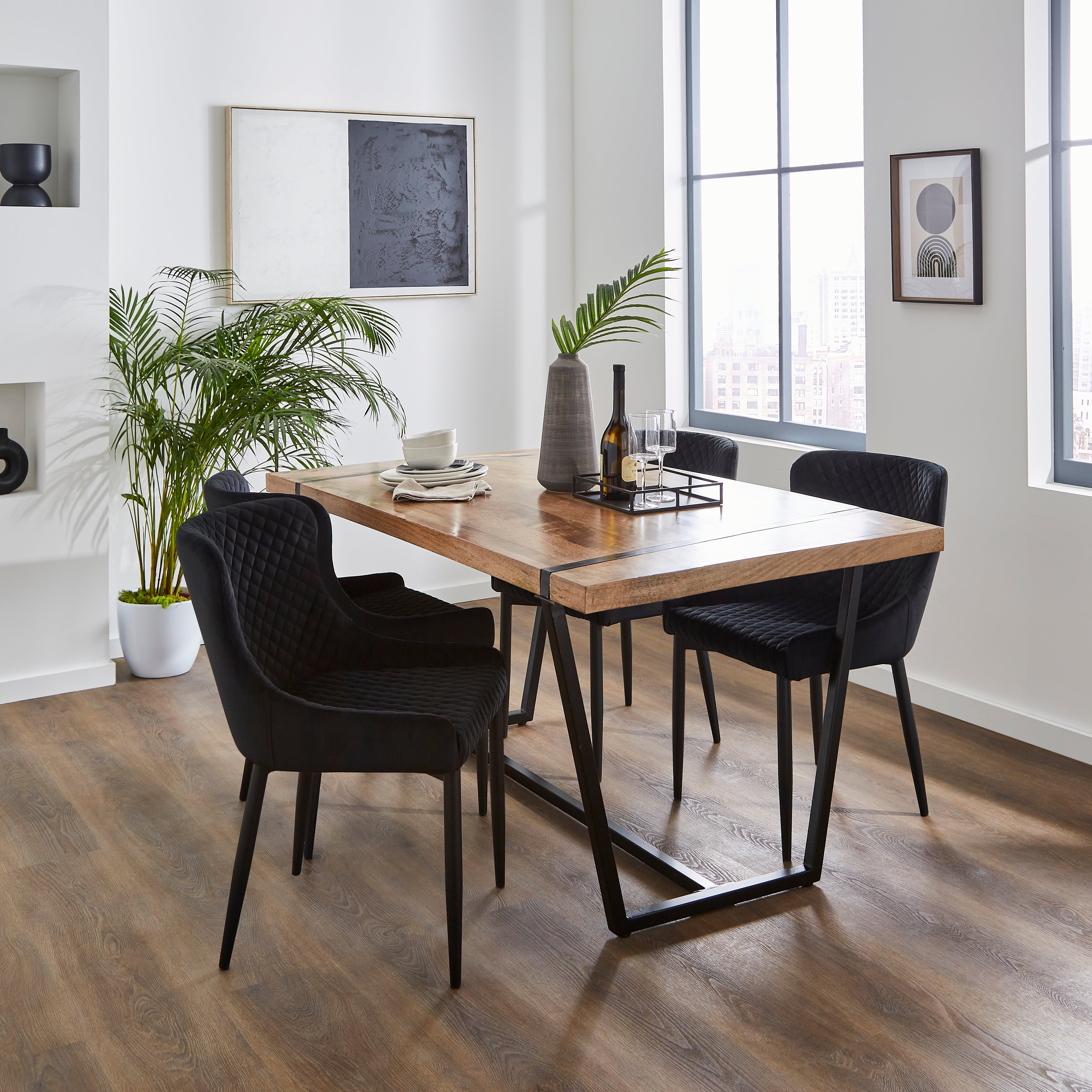 Montreal Set Of 2 Dining Chairs Velvet Montreal Black