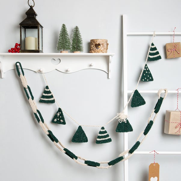 Wool Couture Christmas Tree Garland & Paper Chain Knitting Kit image 1 of 4