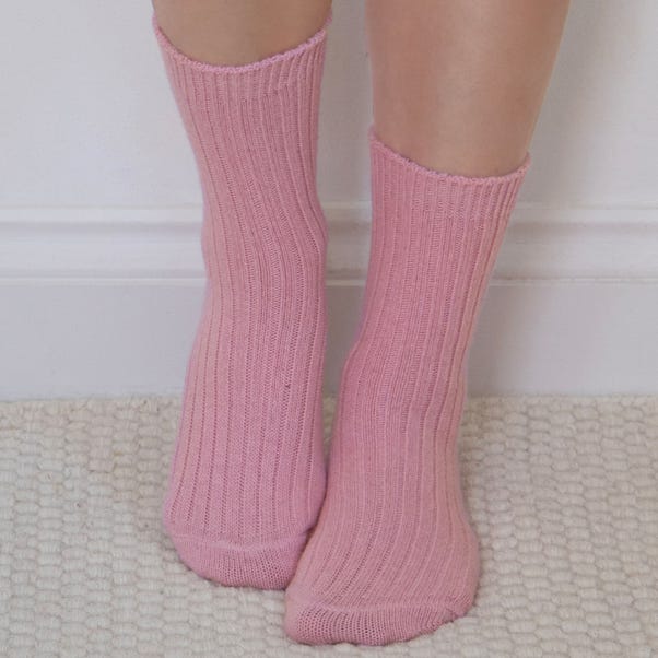 totes Pack of 2 Cashmere Blend Pink and Grey Ankle Socks image 1 of 4