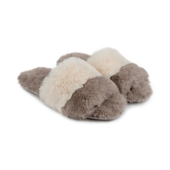 Inc faux hot sale fur slippers