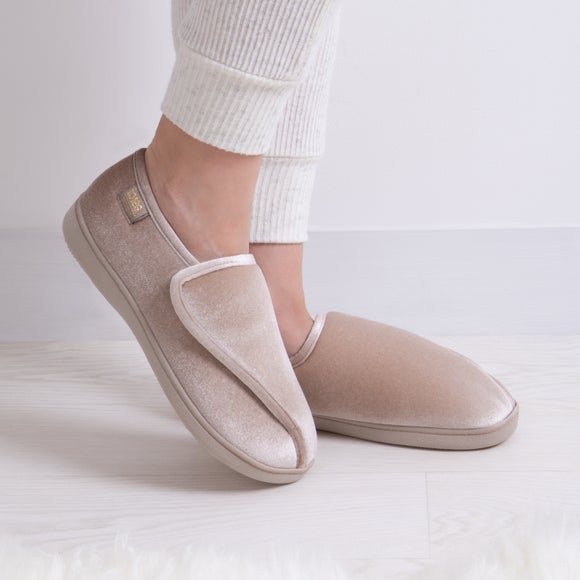 Slippers with velcro on sale fastening