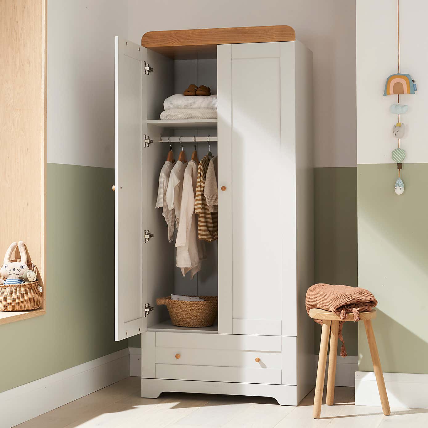 Carousel zoom image position 2 of 7