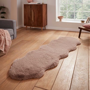 Super Teddy Faux Sheepskin Rug
