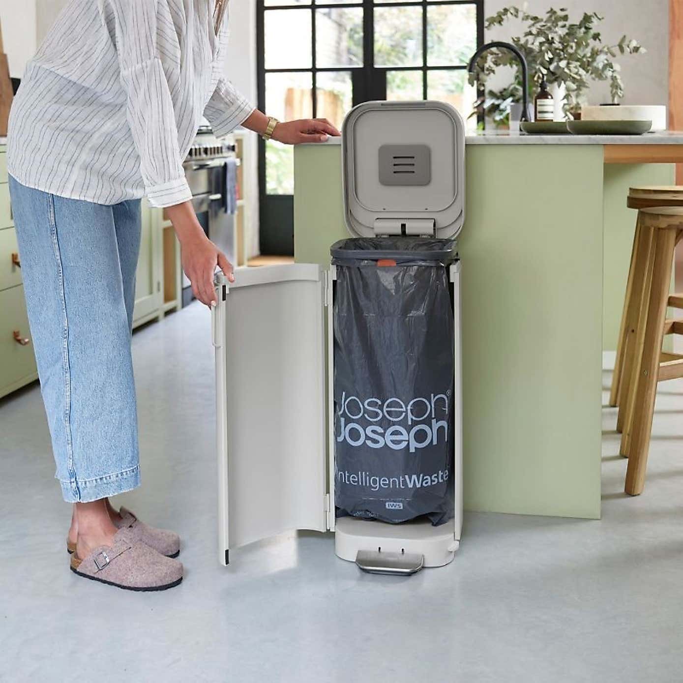 Carousel zoom image position 2 of 5