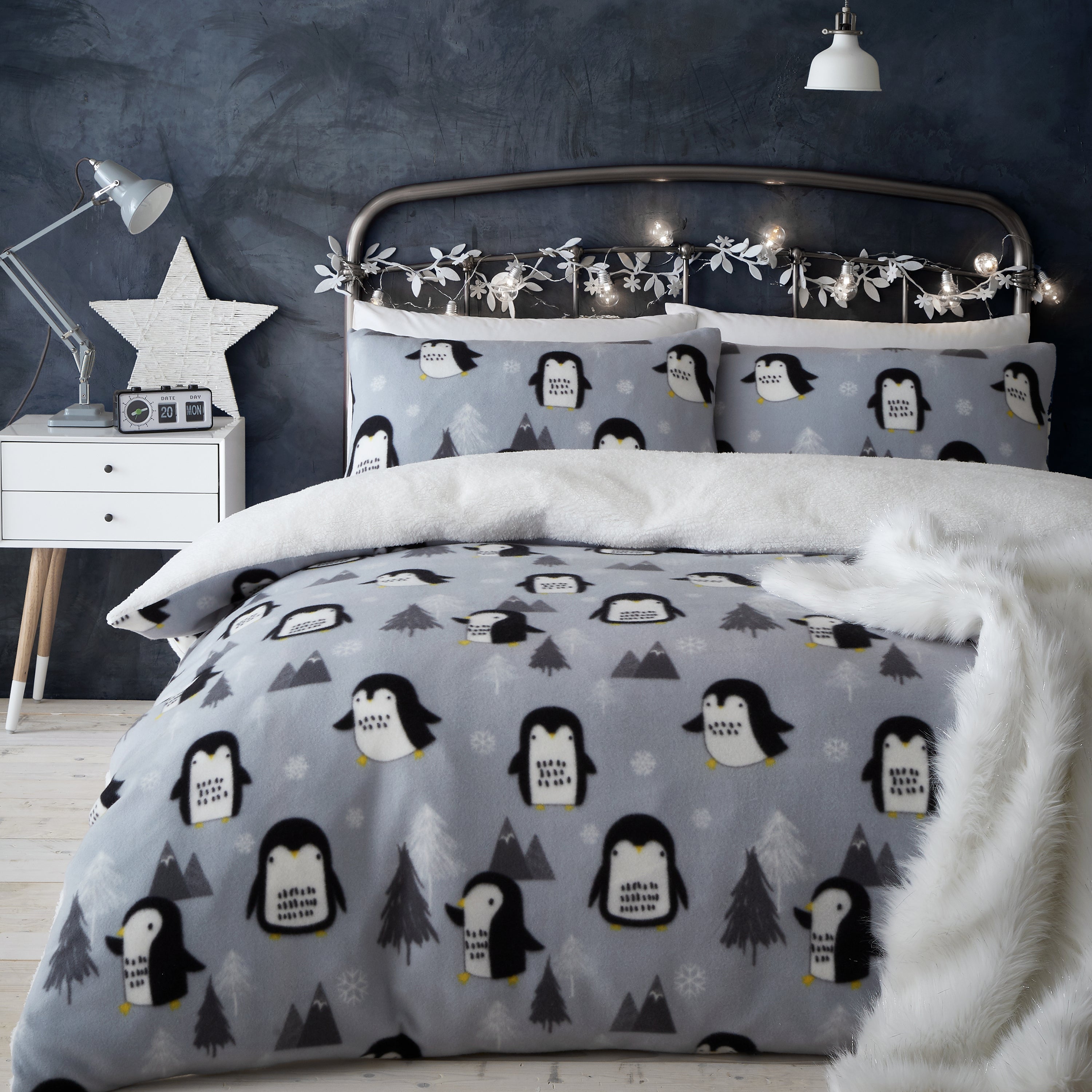 Catherine Lansfield Cosy Penguin Fleece Duvet Cover And Pillowcase Set Grey