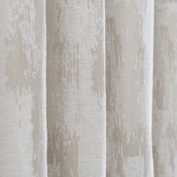 Carousel navigation image position 3 of 8