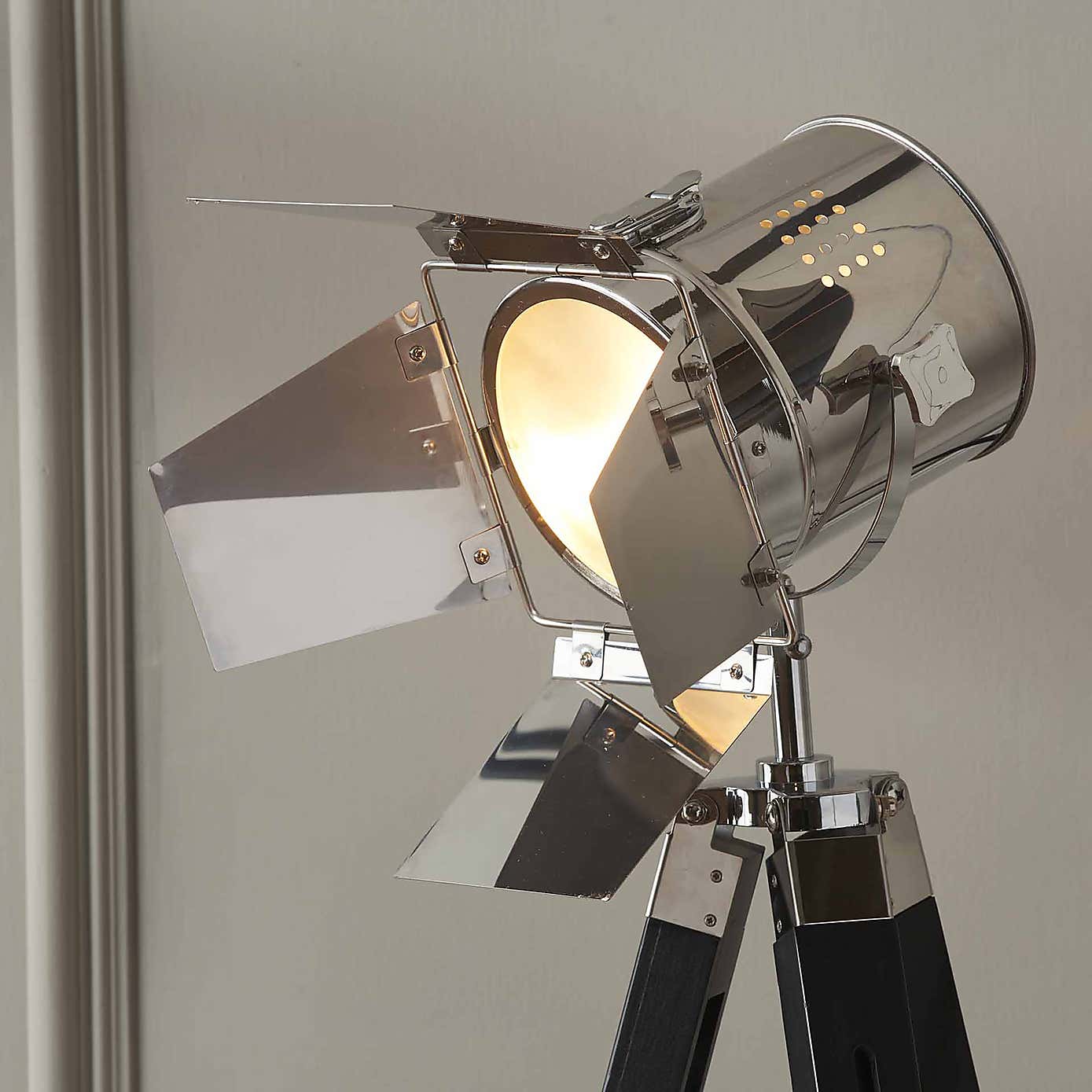 Carousel zoom image position 3 of 5