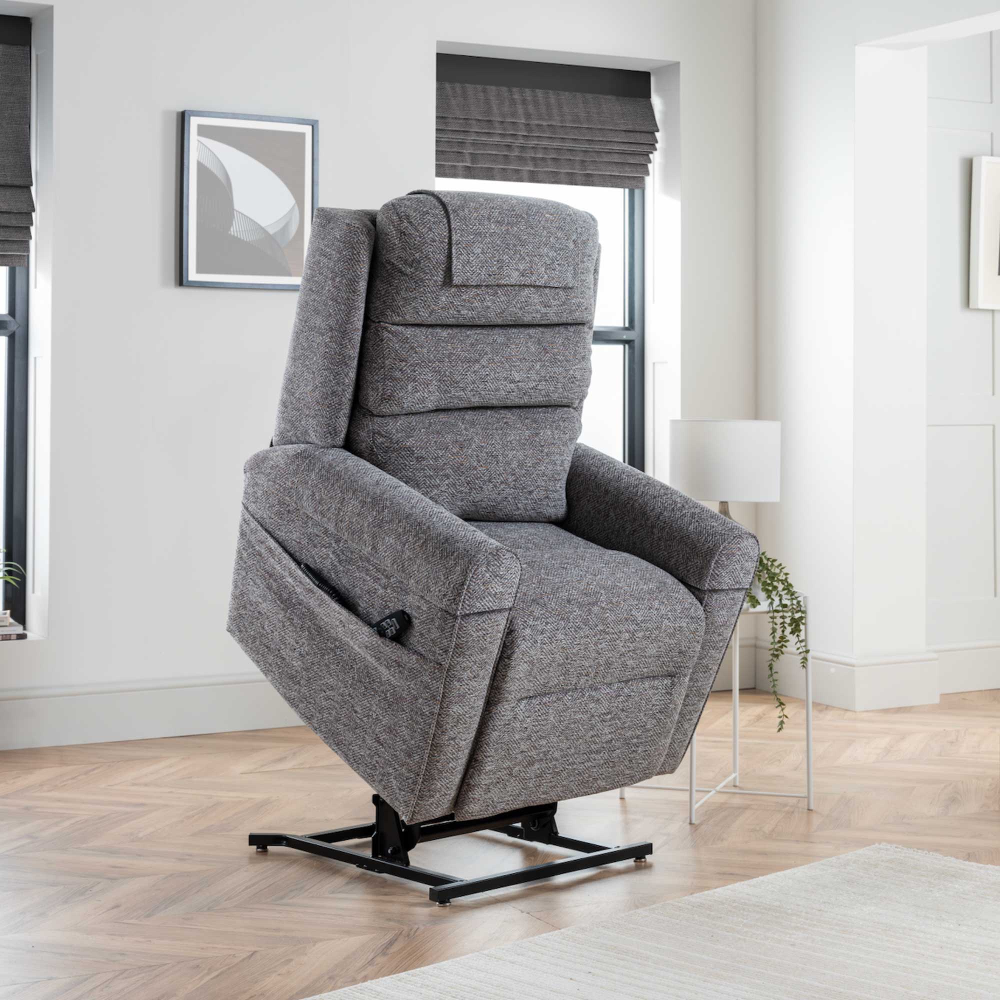 Balmoral Premier Plus Rise and Recline Chair