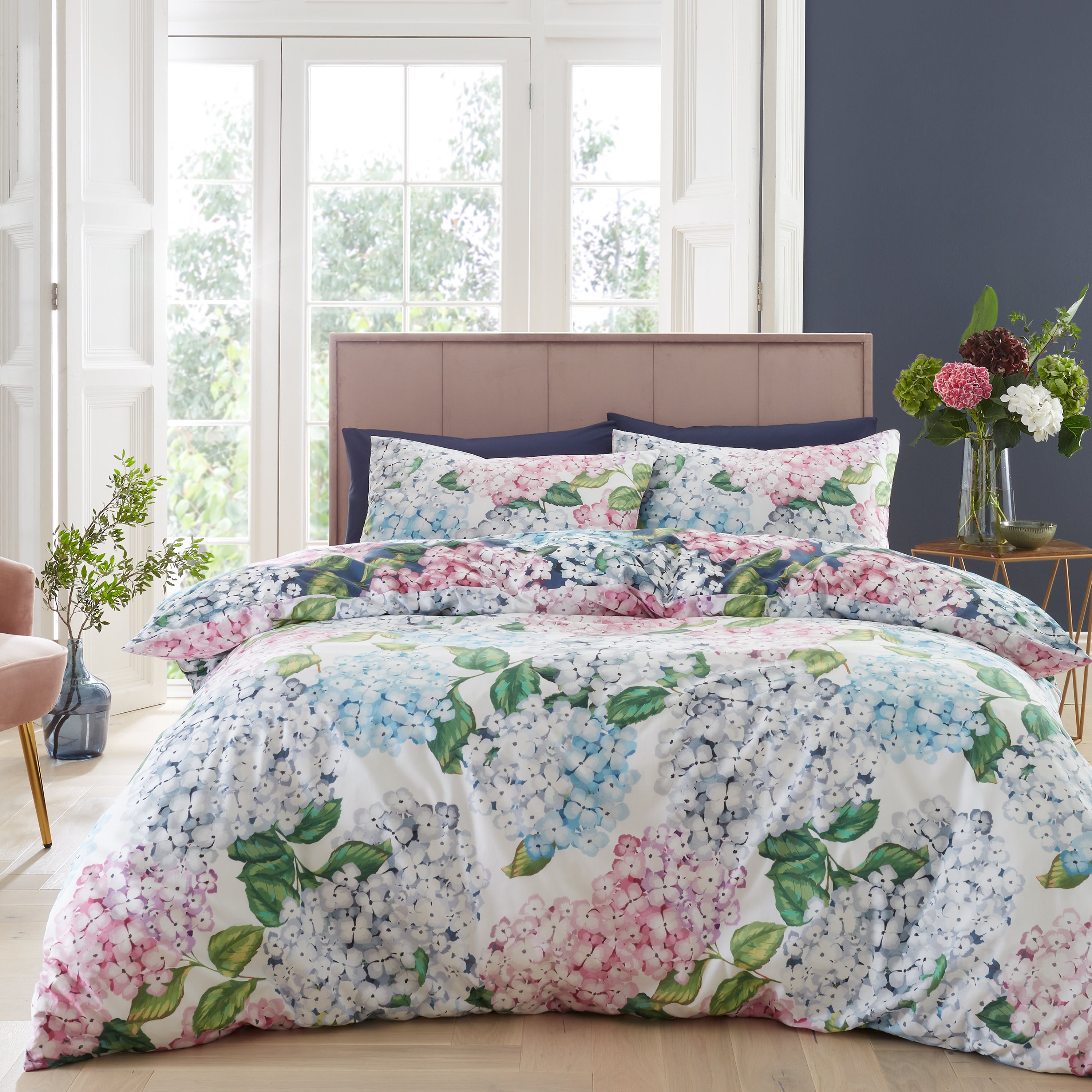 Rhs Hydrangea Garden 200 Thread Count White Cotton Reversible Duvet Cover And Pillowcase Set Pinkwhitegreen