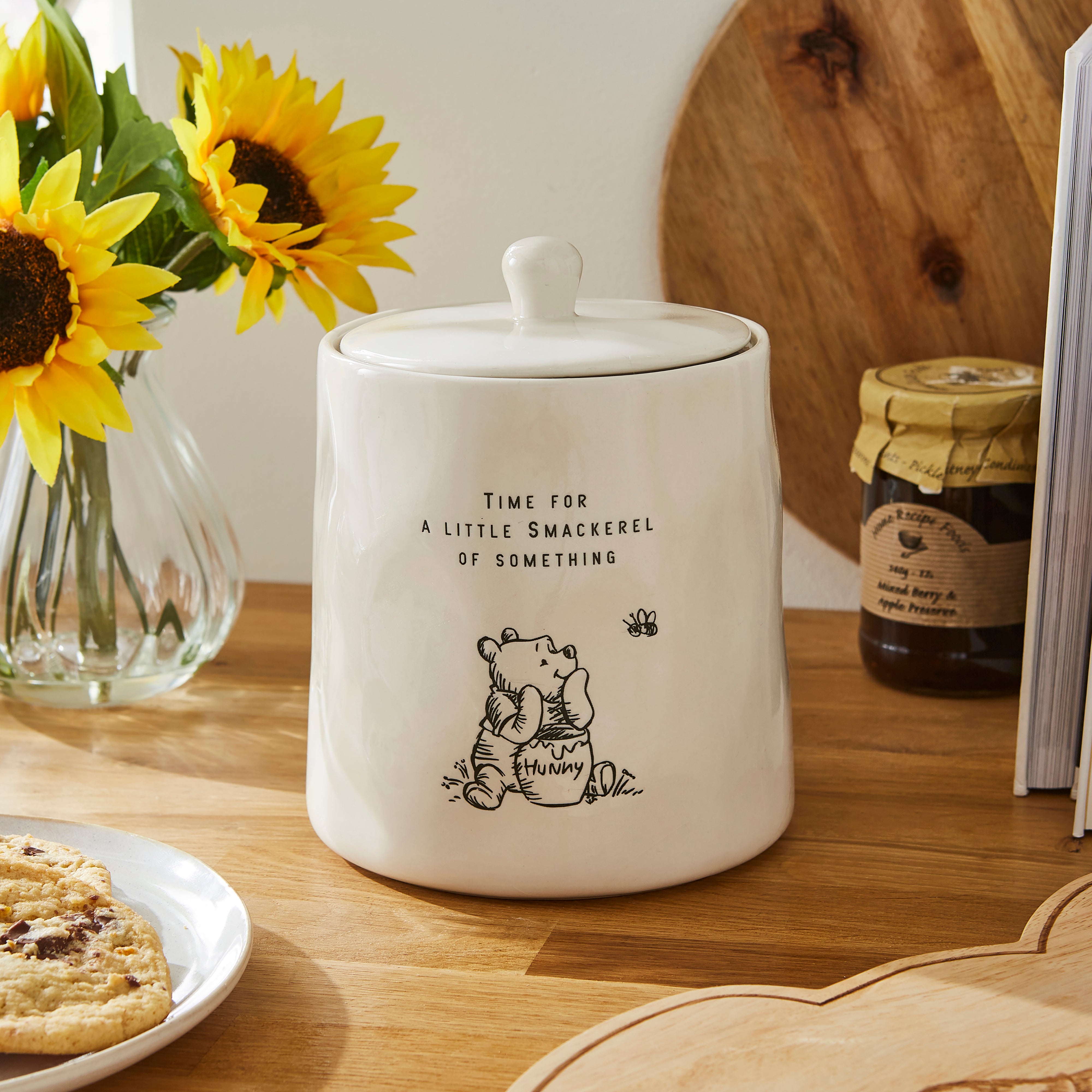 Disney Winnie the Pooh Off White Biscuit Jar