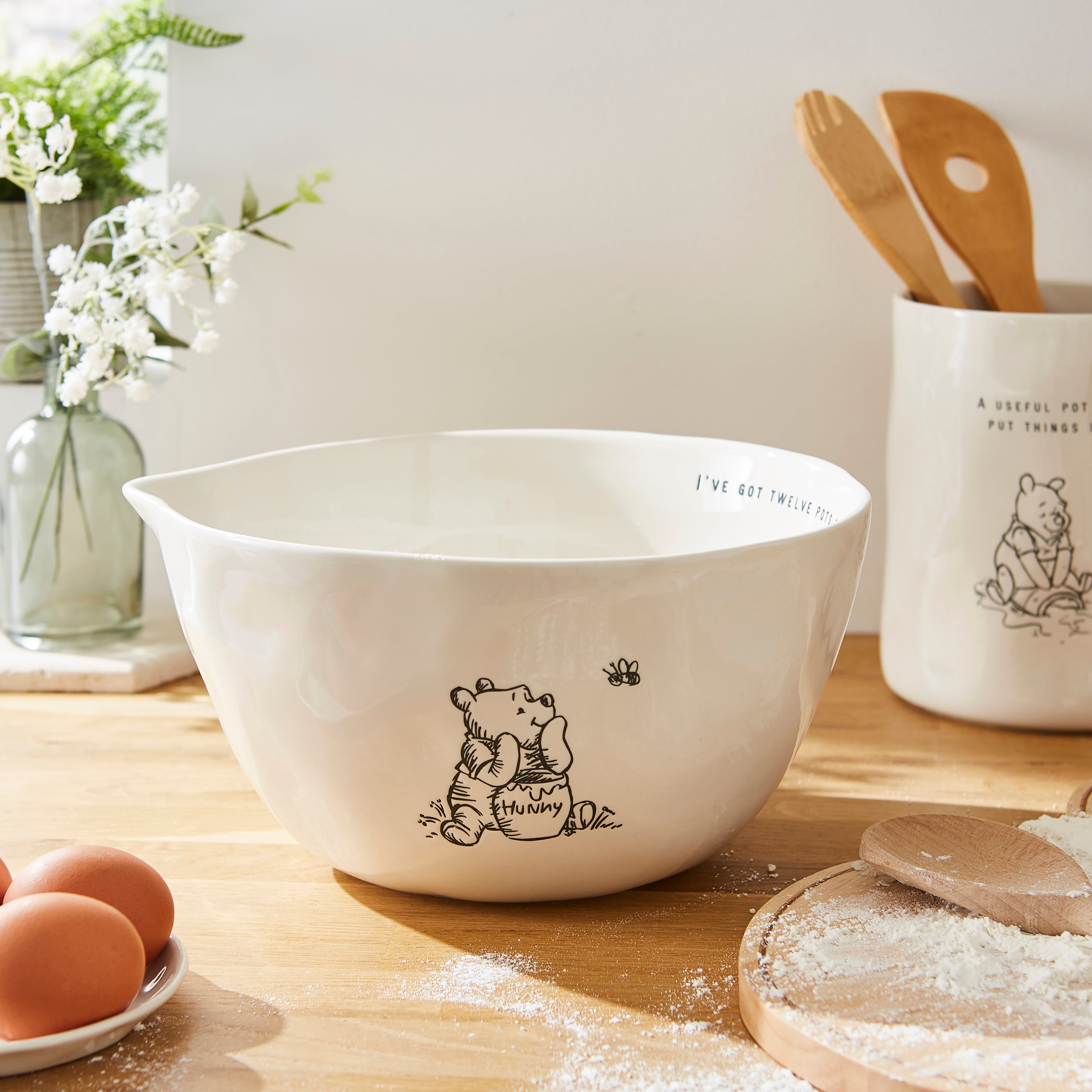 Disney Winnie the Pooh Off White Mixing Bowls