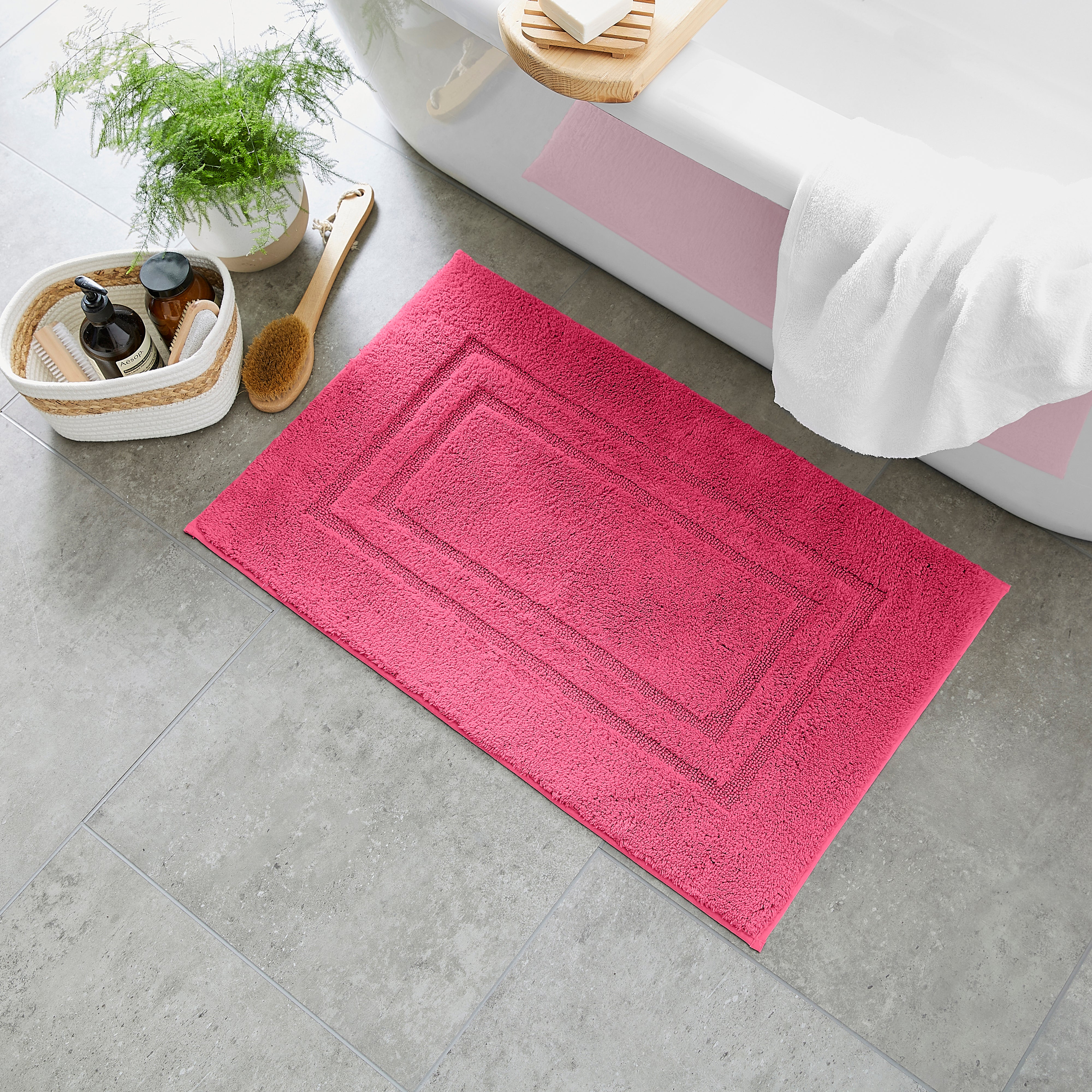 Luxury Cotton Bath Mat Fuschia