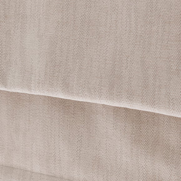 Carousel navigation image position 5 of 6